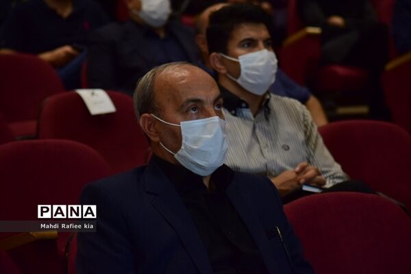 برگزارى مراسم روز پزشک جهت قدردانى از پزشکان فعال بخش‌هاى کرونایى آذربایجان شرقى