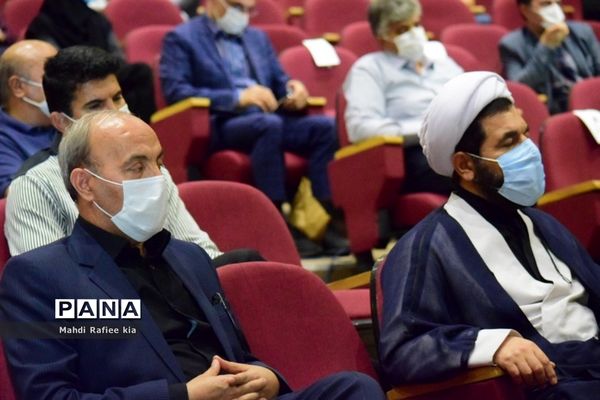 برگزارى مراسم روز پزشک جهت قدردانى از پزشکان فعال بخش‌هاى کرونایى آذربایجان شرقى