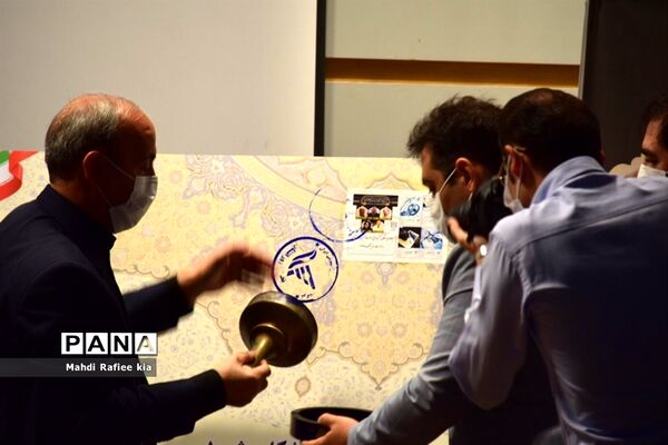 برگزارى مراسم روز پزشک جهت قدردانى از پزشکان فعال بخش‌هاى کرونایى آذربایجان شرقى