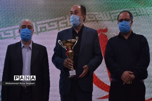آیین اختتامیه دومین جشنواره فرهنگی ورزشی خانواده حمل و نقل دانش آموزی در منطقه 14