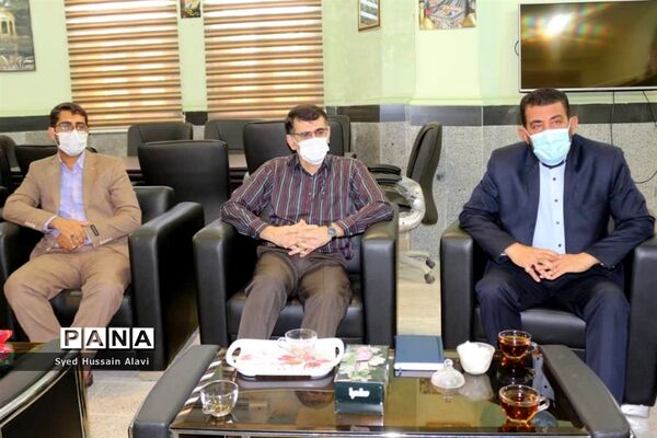 تجلیل و تقدیر از طلایه داران تربیت آموزش و پرورش دشتی