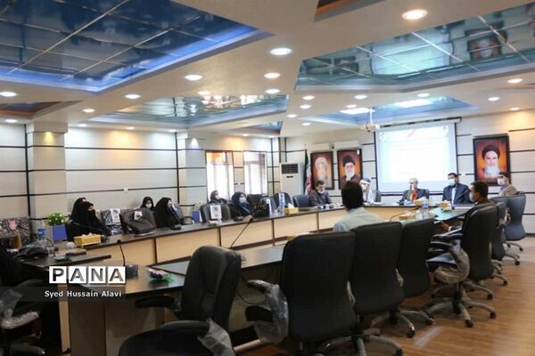 تجلیل و تقدیر از طلایه داران تربیت آموزش و پرورش دشتی