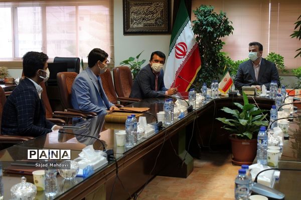 دیدار نمایندگان مجلس دانش‌آموزی مازندران با استاندار