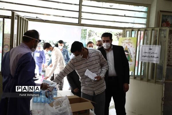 بازدید مدیرکل آموزش و پرورش خراسان رضوی از روند برگزاری کنکور ۹۹ در مشهد