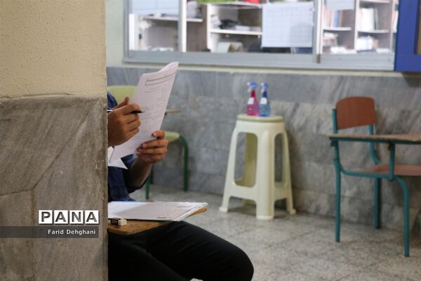 بازدید مدیرکل آموزش و پرورش خراسان رضوی از روند برگزاری کنکور ۹۹ در مشهد