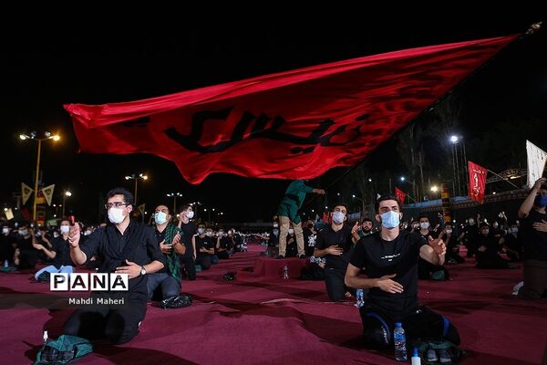 شب سوم محرم در هیئت ریحانه‌الحسین