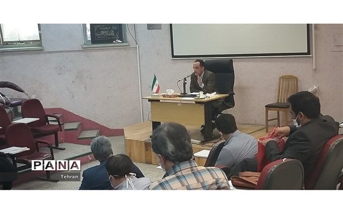 جلسه ساماندهی نیروی انسانی و پروژه بازگشایی مدارس متوسطه منطقه 3