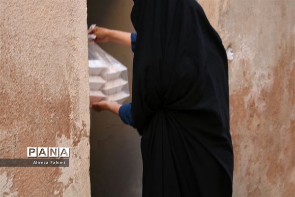 افتتاح آشپزخانه توزیع غذای گرم میان خانواده‌های نیازمند آسیب دیده از کرونا