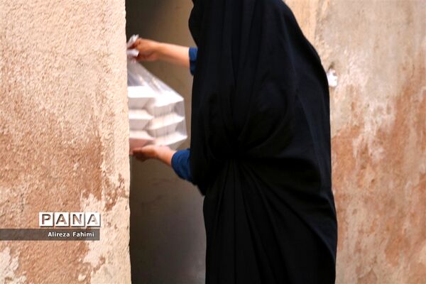افتتاح آشپزخانه توزیع غذای گرم میان خانواده‌های نیازمند آسیب دیده از کرونا