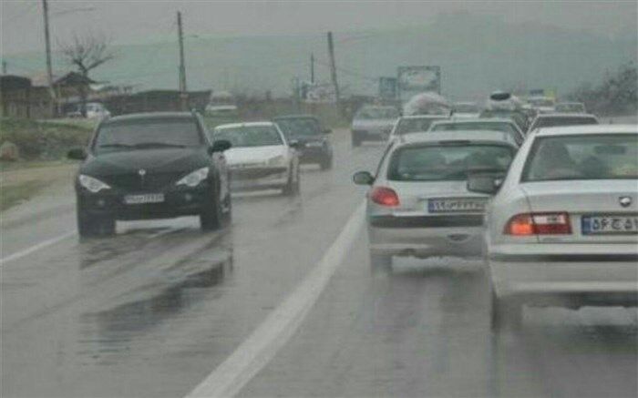 بارش باران در محورهای ۲ استان