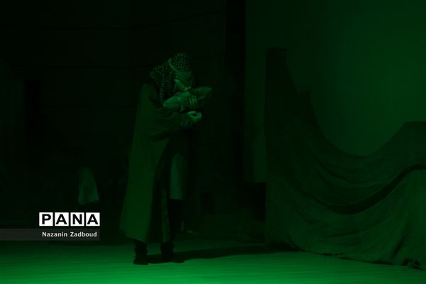 اجرای نمایش حنای خون