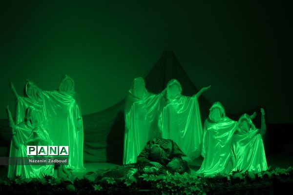 اجرای نمایش حنای خون