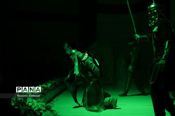 اجرای نمایش حنای خون