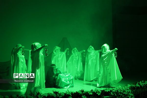 اجرای نمایش حنای خون