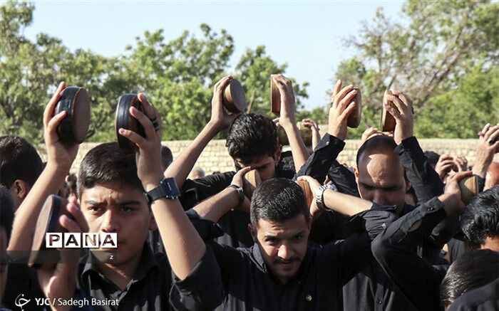 برگزاری آیین سنگ زنی در کوهبنان کرمان، با رعایت پروتکل های بهداشتی