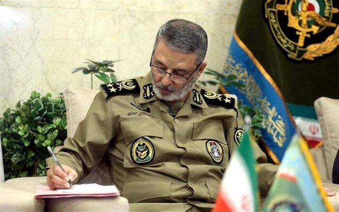 فرمانده کل ارتش به سرلشکر رشید تسلیت گفت