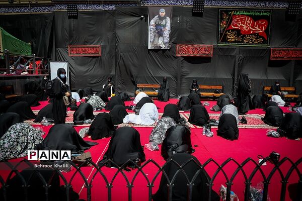 عزاداری ظهر عاشورای حسینی در امام زاده صالح (ع)