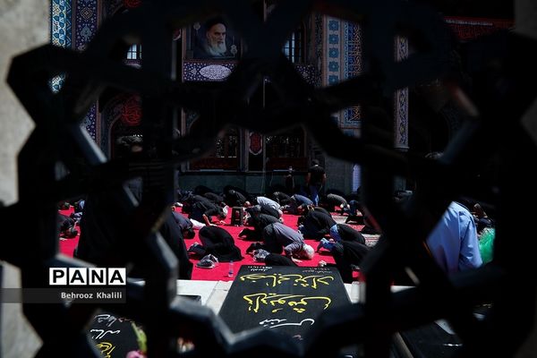 عزاداری ظهر عاشورای حسینی در امام زاده صالح (ع)
