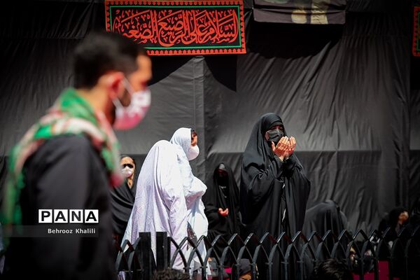 عزاداری ظهر عاشورای حسینی در امام زاده صالح (ع)