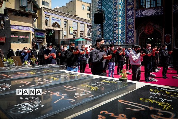 عزاداری ظهر عاشورای حسینی در امام زاده صالح (ع)