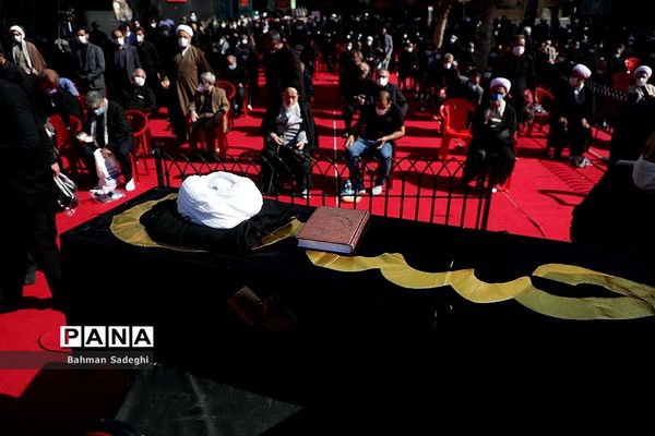 تشییع پیکر حجت الاسلام روح الله حسینیان