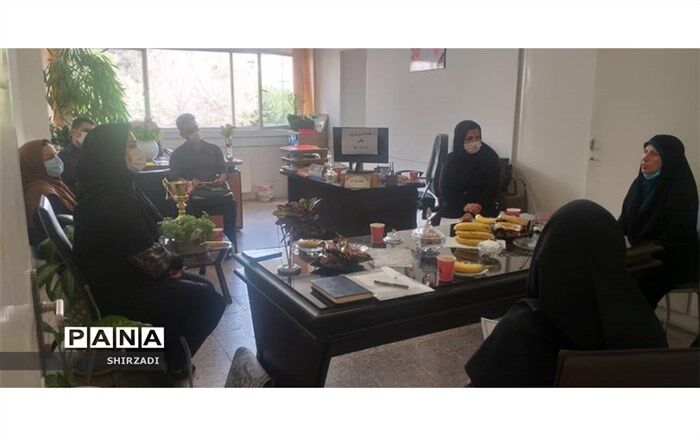 برگزاری جلسه کنترل وزن و  چاقی در منطقه چهار
