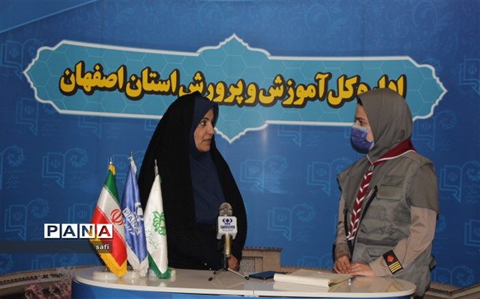 در مقاطع پیش دبستانی و اول ابتدایی اولویت حضور دانش آموزان به صورت گروه های خیلی کوچک است.
