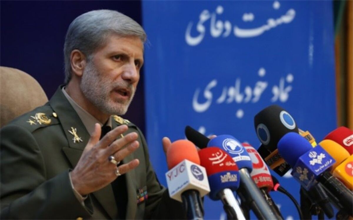وزیر دفاع: اجازه نمی‌دهیم دشمنان چرخه تولید کشور را متوقف کنند