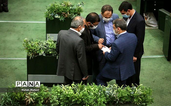 اصلاح قانون نظارت مجلس بر رفتار نمایندگان بررسی می‌شود
