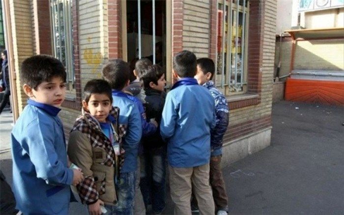 مدیرکل دفتر تغذیه وزارت بهداشت اعلام کرد: تغییر در دستورالعمل بوفه‌ مدارس