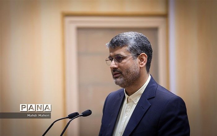 باقرزاده: هیچ مدرسه ای حق دریافت رضایت نامه از والدین ندارد