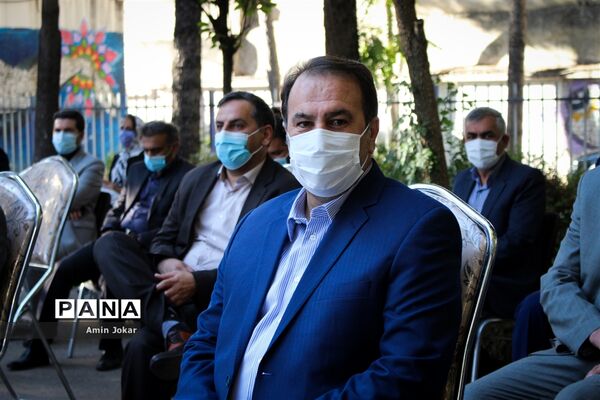 آیین استانی نواختن زنگ آغاز سال تحصیلی در شیراز