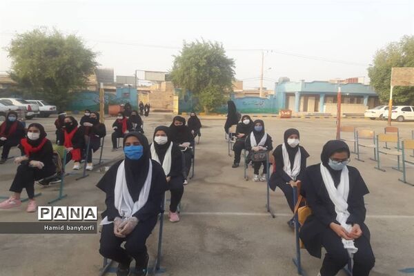 نواختن زنگ آغازسال تحصیلی ۱۴۰۰_۹۹درمدارس شهرستان حمیدیه