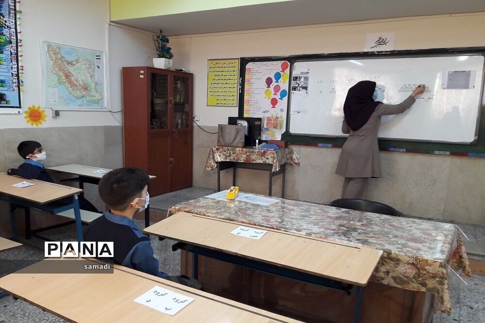 اولین دیدار معلم و دانش آموز در شرایط کرونایی