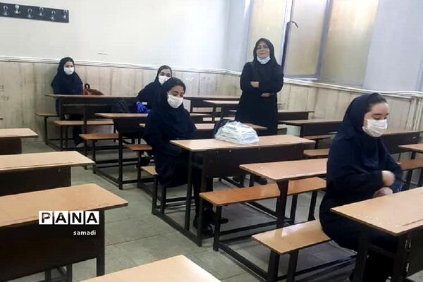اولین دیدار معلم و دانش آموز در شرایط کرونایی