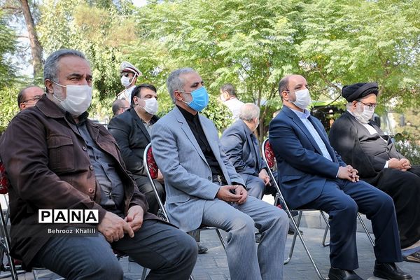 مراسم گلباران مزار شهدای هفدهم شهریور