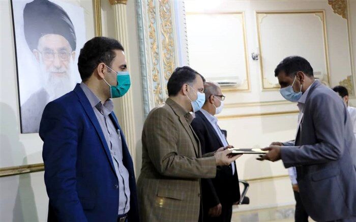 مدیر آموزش و پرورش ناحیه یک بندرعباس بعنوان مدیر برتر شهرستان تقدیر شد