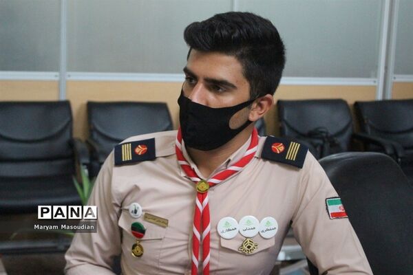 نشست صمیمانه مدیر سازمان دانش آموزی استان بوشهر با دانش آموزان منتخب استان فارس