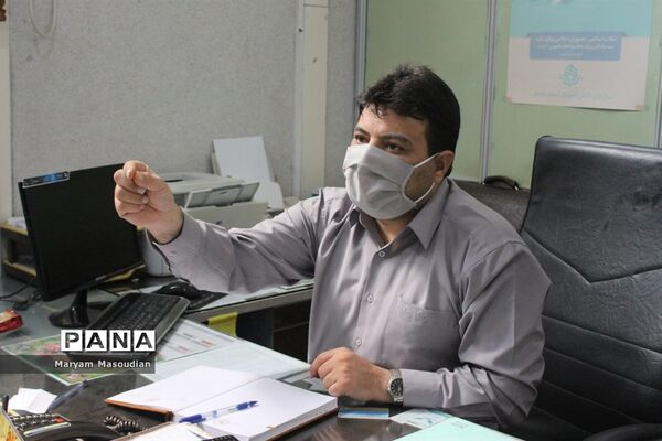 نشست صمیمانه مدیر سازمان دانش آموزی استان بوشهر با دانش آموزان منتخب استان فارس