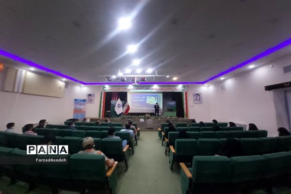 نخستین دوره آموزش مقدماتی خبرنگاری به همت بسیج رسانه در سالن شهید شهابیان کاشمر