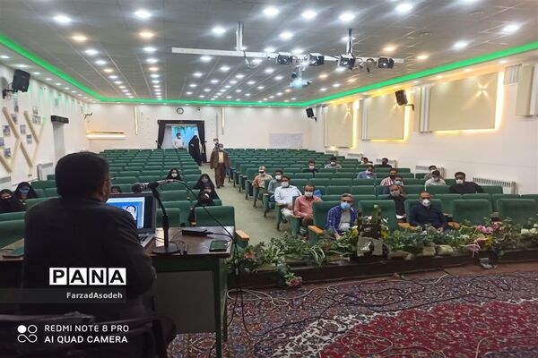 نخستین دوره آموزش مقدماتی خبرنگاری به همت بسیج رسانه در سالن شهید شهابیان کاشمر