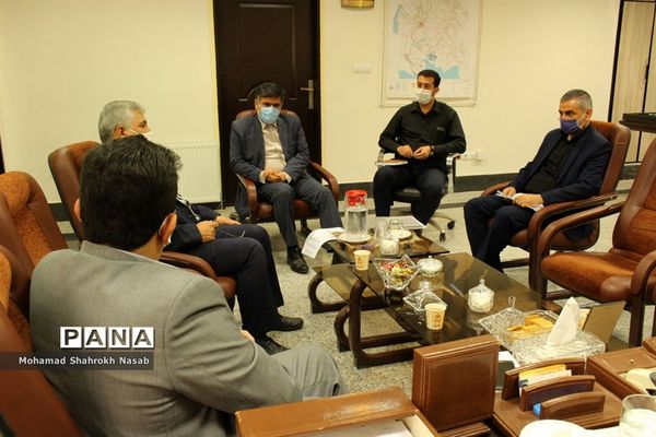 نشست هم‌اندیشی شور عاطفه‌ها