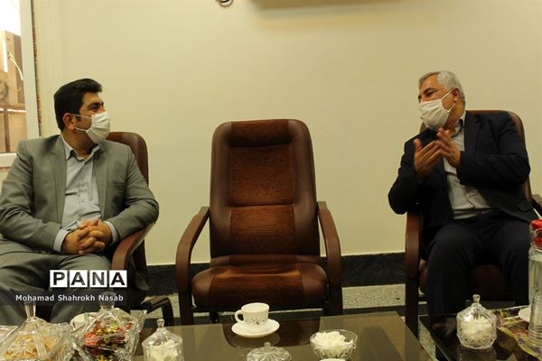 نشست هم‌اندیشی شور عاطفه‌ها