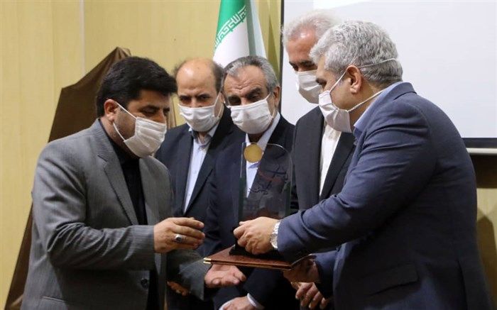 اداره کل تأمین اجتماعی آذربایجان شرقی به عنوان منتخب دستگاه های اجرایی در "ارائه خدمات برتر" جشنواره شهید رجایی