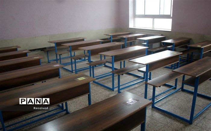 صرفه جویی ۲ میلیارد ریالی با تعمیر و بازسازی میز و نیمکت های مدارس آبادان