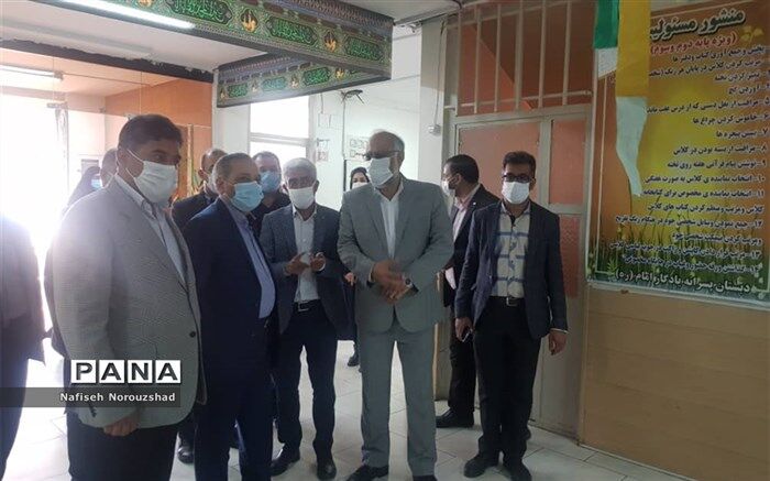 بازدید معاون پرورشی  وزارت آموزش و پرورش از دبستان پسرانه یادگار امام منطقه۲