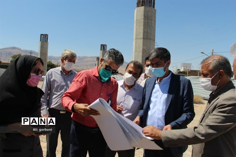 بازدید مدیرکل دفتر فنی استانداری فارس از پروژه‌های شهرداری نی‌ریز