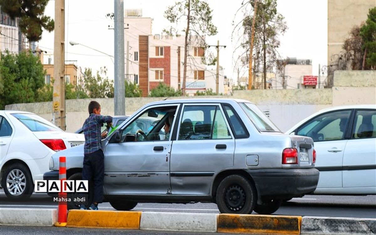 اطلاعیه وزارت کار درباره ارسال پیامک به سرپرست کودکان بازمانده از تحصیل