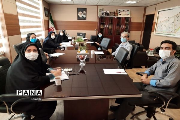 جلسه  ویدئو کنفرانس  مشاوران پایگاه‌های انتخاب رشته داوطلبان کنکور منطقه 13