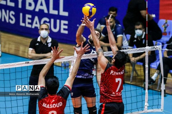 دیدار تیم های شهرداری ارومیه و پیکان تهران